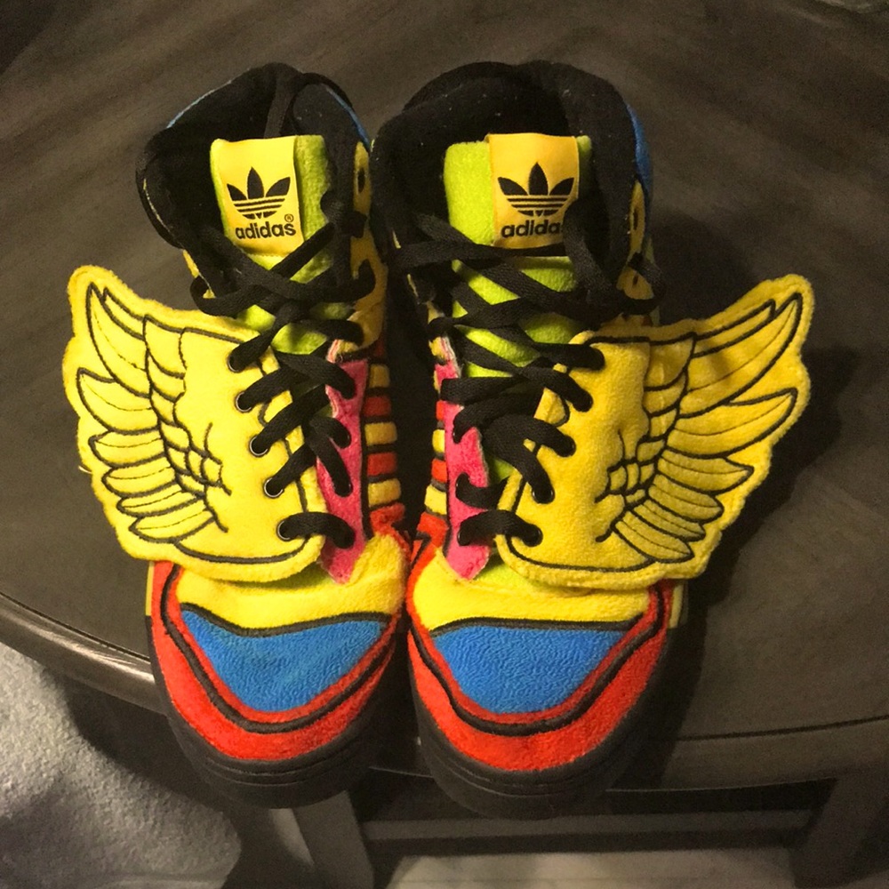 Like new, no box men’s Jeremy Scott Adidas, worn once excellent condition